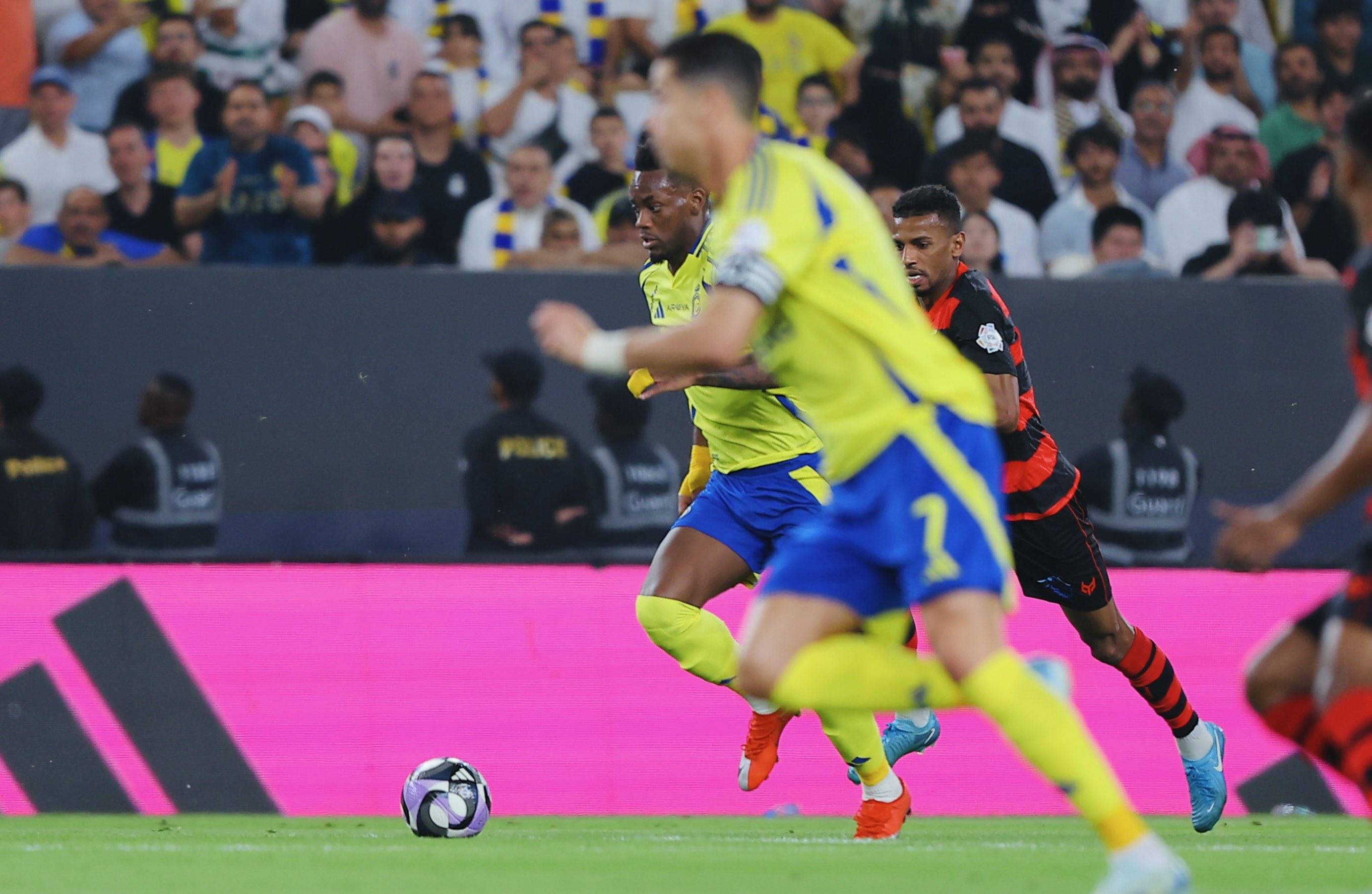 亚冠比赛开打，各路豪强角逐激烈的简单介绍