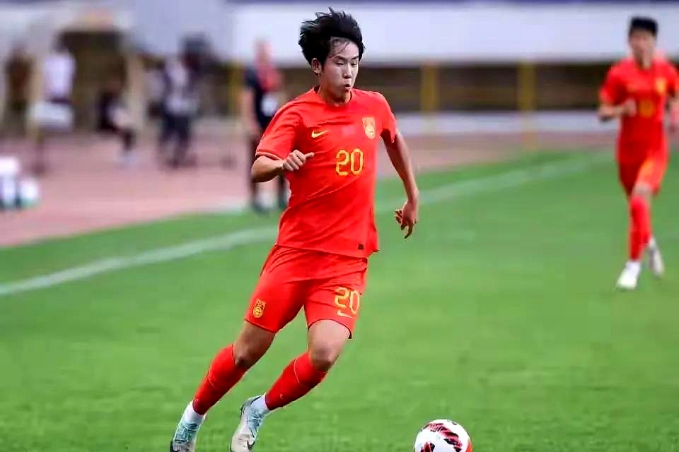 关于传控球风正流行，球队中场控制力大爆发，碾碎对手！的信息