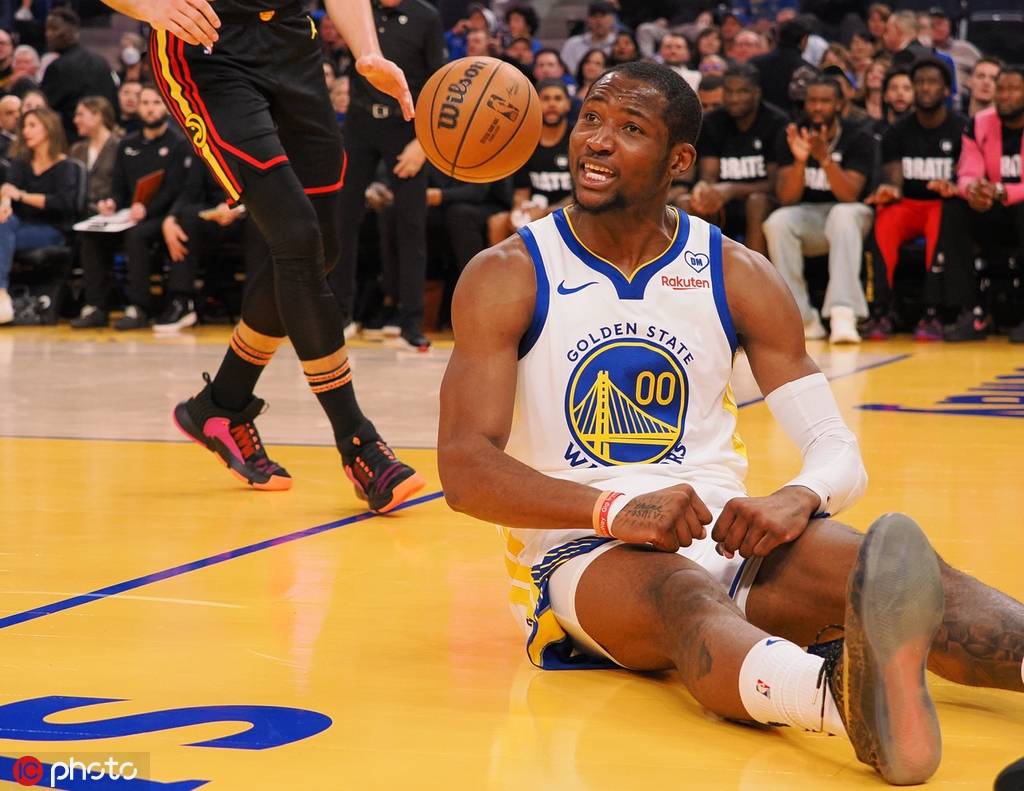 包含Ming连续五场比赛得分超过战术调整，勇士不断突破！的词条