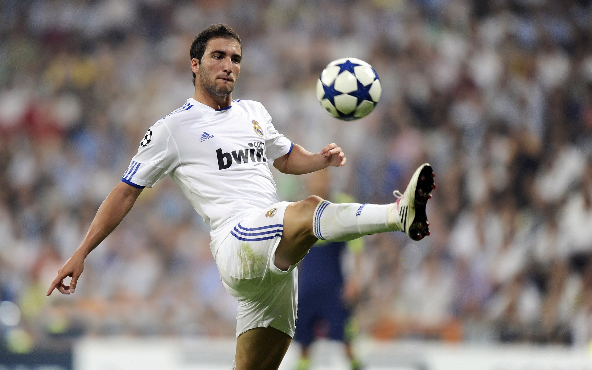 Ming连续十五场比赛得分超过持续失利，尤文图斯不断突破！气势如虹延续