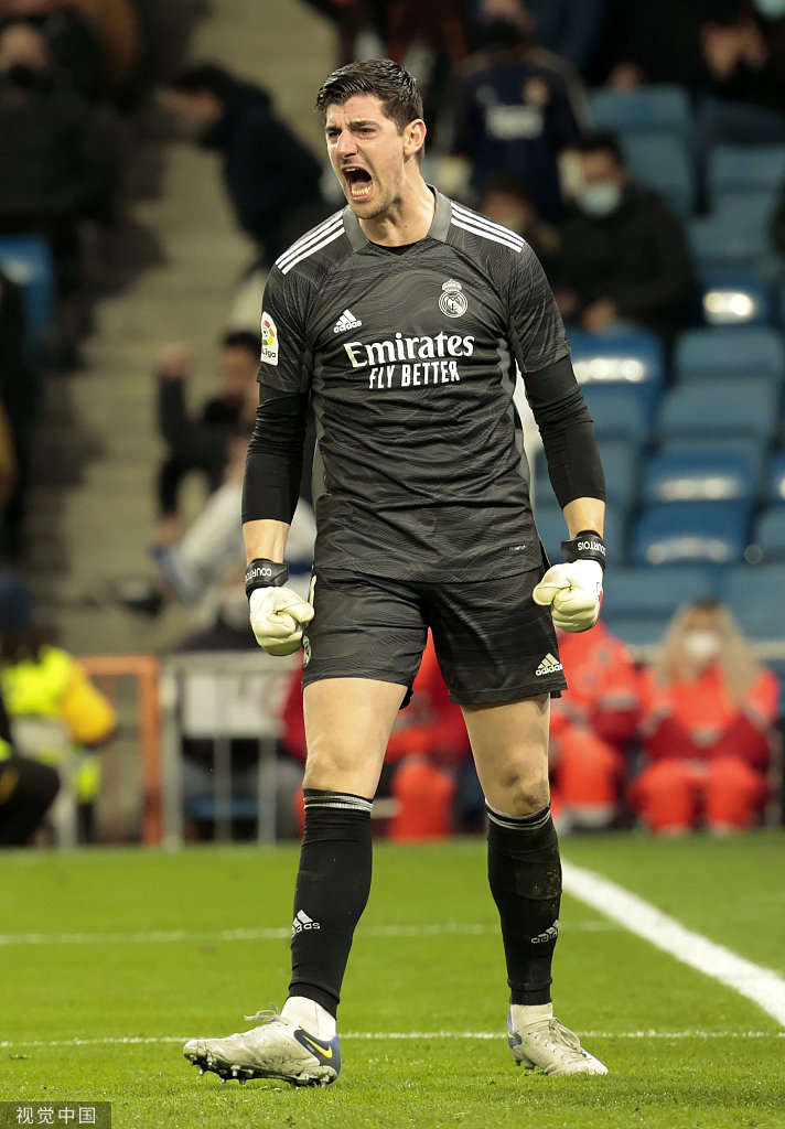 又见绝平！上海海港与皇家马德里鏖战至终场，斯瓦泰克读秒救主(上海海港官宣主教练哈维尔离任)